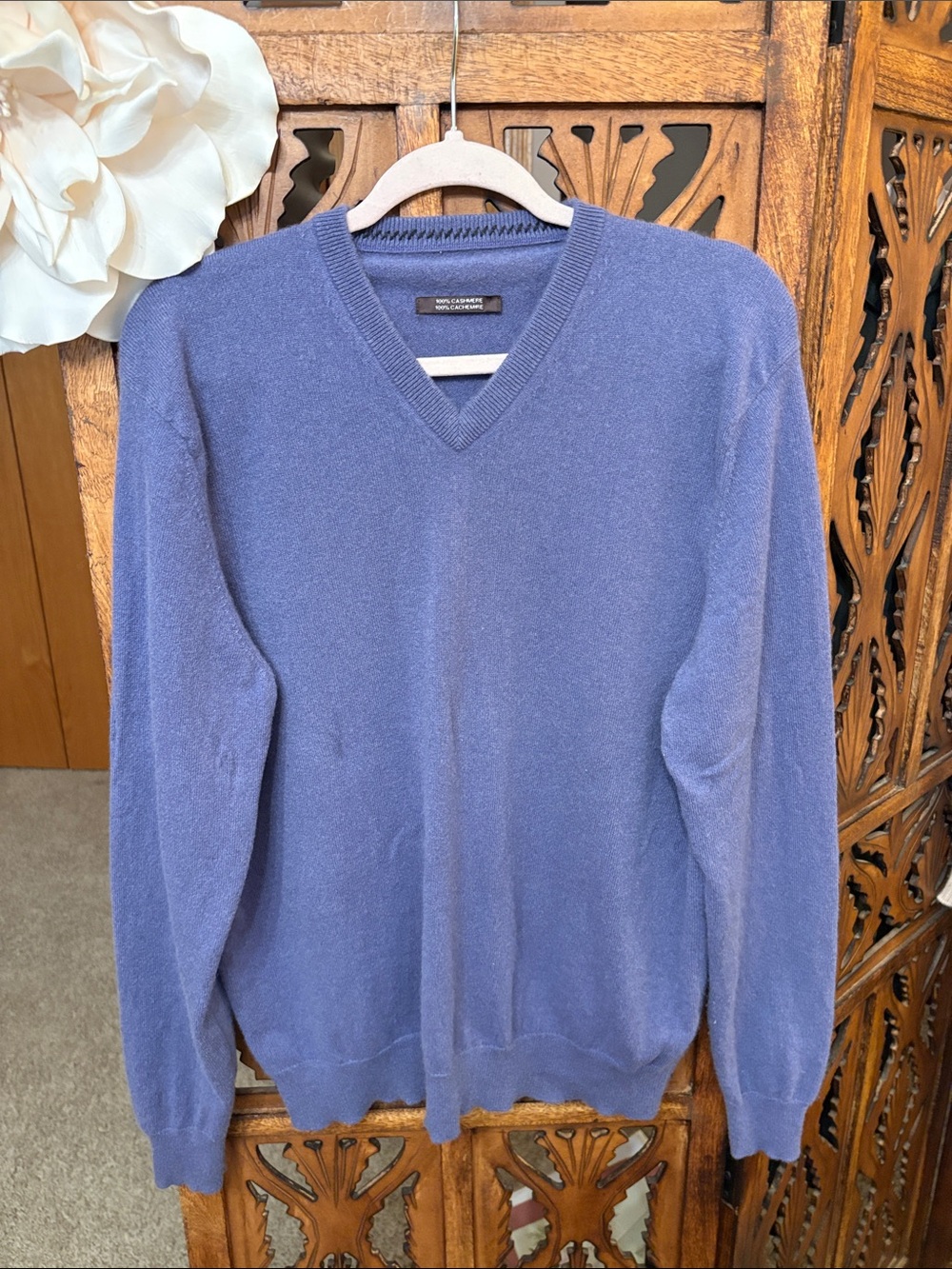 Cashmere V-Neck Sweater in Periwinkle Blue